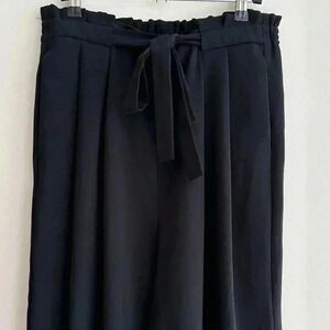 ZARA Basic Collection Black Paperbag Culottes, Size Medium